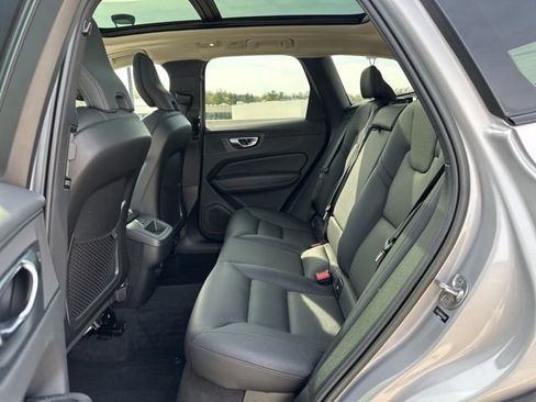 Certified 2023 Volvo XC60 B5 Plus w/ Climate Package AWD/4WD image 13