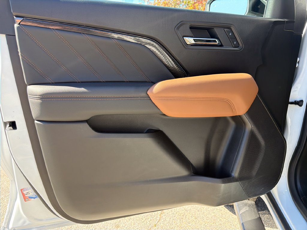 Used 2025 GMC Canyon AT4 AWD/4WD image 10