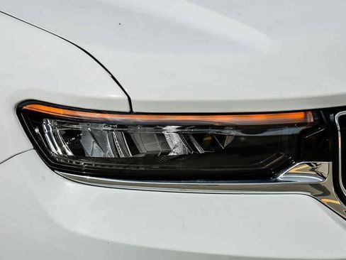 New 2025 Jeep Grand Cherokee Limited w/ Luxury Tech Group II image 8