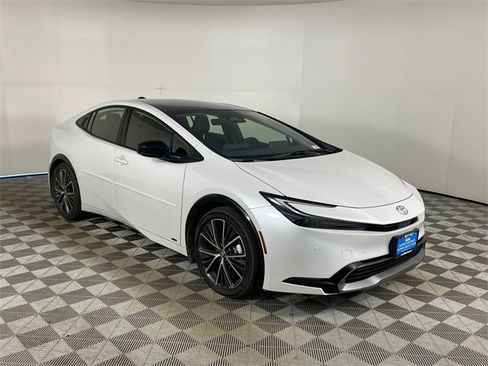 Used 2026 Toyota Prius XLE image 16