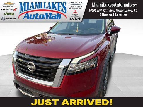 Used 2022 Nissan Pathfinder Platinum w/ Cargo Package FWD image 1