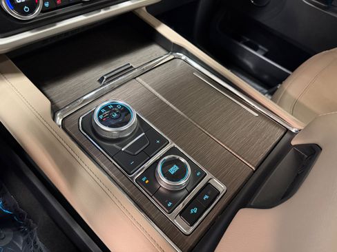 Certified 2024 Ford Expedition Limited image 23