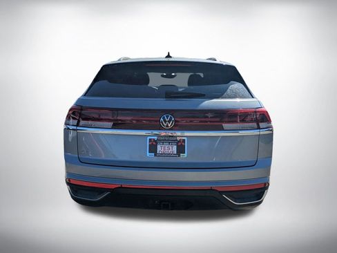 Used 2024 Volkswagen Atlas Cross Sport SE image 4