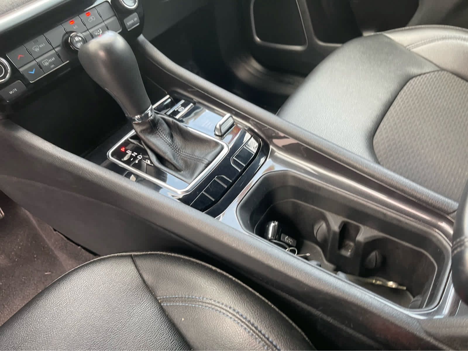 Used 2024 Jeep Compass Latitude AWD/4WD image 17