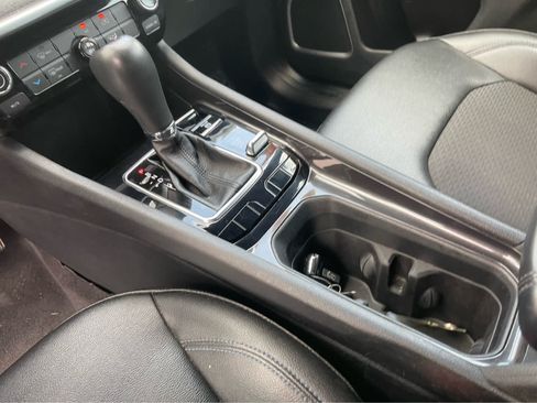 Used 2024 Jeep Compass Latitude AWD/4WD image 17