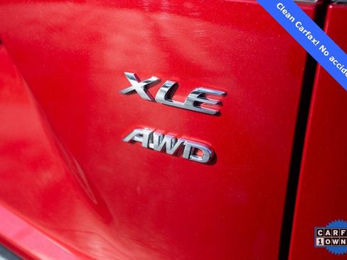 Used 2022 Toyota Corolla Cross XLE image 14