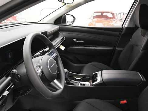 Used 2025 Hyundai Tucson SE AWD/4WD image 19