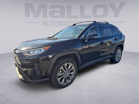 Used 2021 Toyota RAV4 XLE Premium image 1
