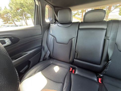 Used 2025 Jeep Compass Trailhawk image 35