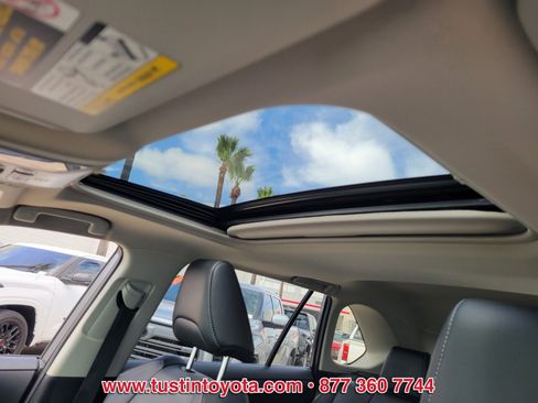 Certified 2022 Toyota RAV4 XLE Premium AWD/4WD image 18