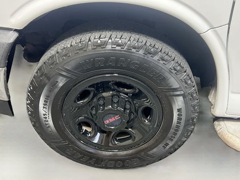 Used 2020 GMC Savana 2500 w/ Driver Convenience Package RWD image 13