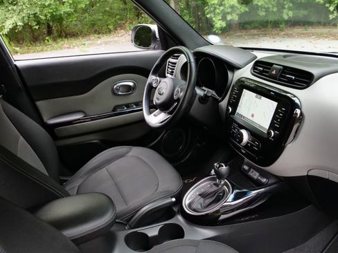 Used 2019 Kia Soul + w/ Audio Package image 31