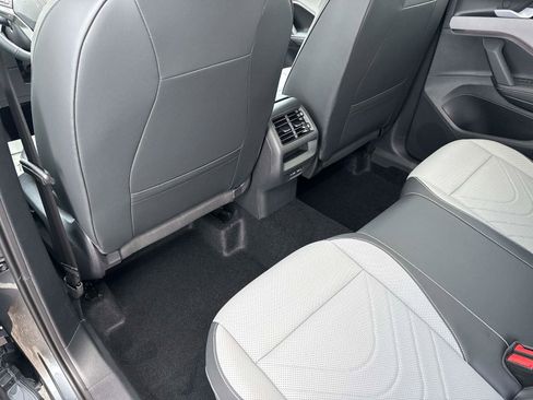 New 2026 Volkswagen Tiguan SE image 14