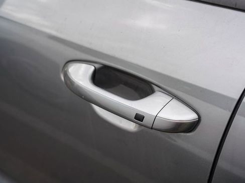 Used 2023 Kia Niro EX Touring image 10