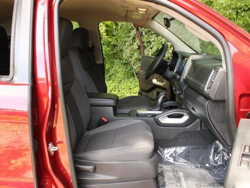 Used 2022 Nissan Frontier SV w/ Technology Package RWD image 11