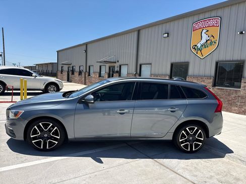 Used 2018 Volvo V60 T5 Dynamic w/ Vision Package FWD image 16