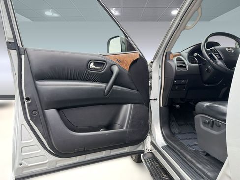 Used 2021 Nissan Armada SL w/ Captain's Chairs Package AWD/4WD image 5