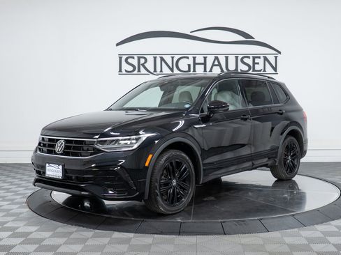 Used 2022 Volkswagen Tiguan SE R-Line image 1
