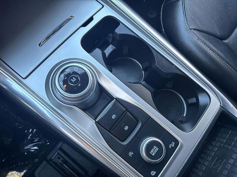 Used 2020 Ford Explorer Limited image 23