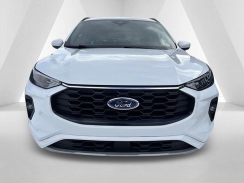 Used 2023 Ford Escape ST-Line Select AWD/4WD image 2