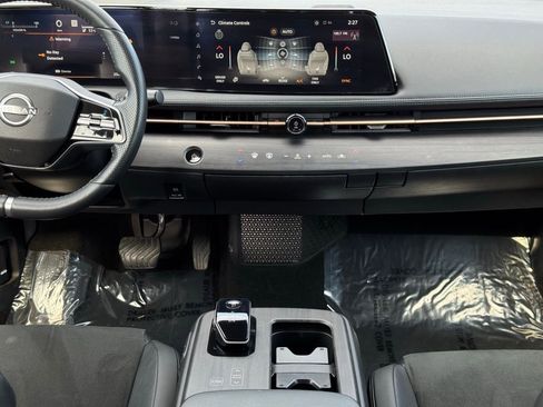 Used 2023 Nissan Ariya FWD image 29