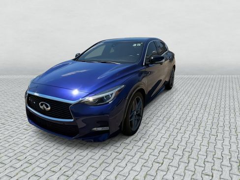 Certified 2018 INFINITI QX30 Sport w/ Sport Leather Package FWD image 3