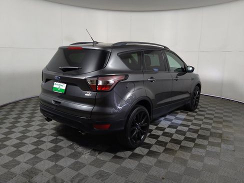 Used 2017 Ford Escape SE w/ Equipment Group 201A AWD/4WD image 9