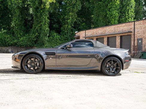 Used 2013 Aston Martin V8 Vantage Roadster RWD image 4