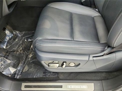 Used 2024 Lexus LX 600 4WD w/ Luxury Package image 37