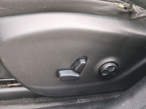 Used 2020 Jeep Cherokee Trailhawk image 28