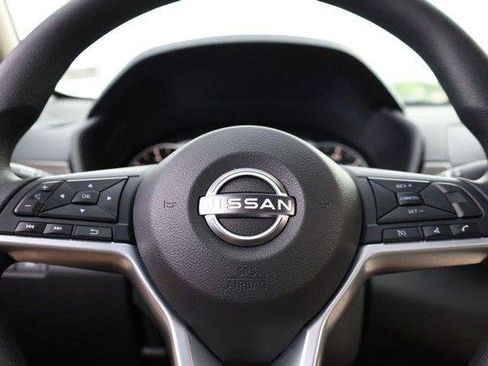 Certified 2025 Nissan Altima 2.5 SV FWD image 9