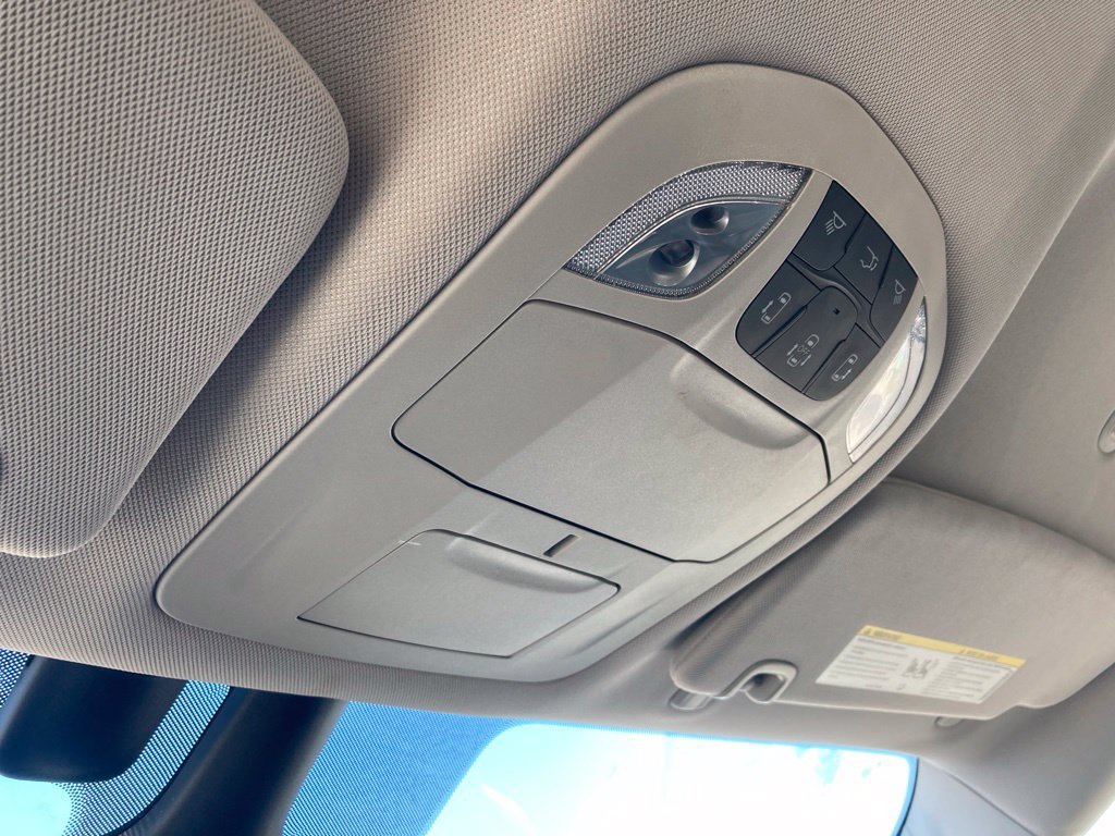 Used 2021 Chrysler Pacifica Touring-L FWD image 27
