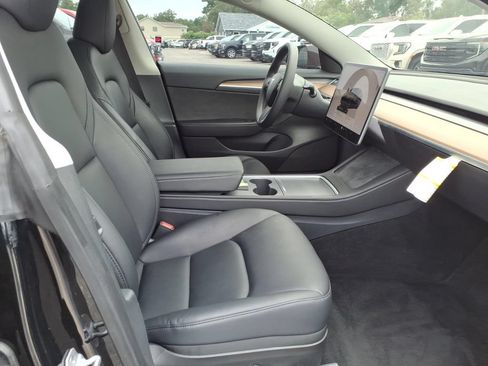Used 2023 Tesla Model 3 Standard Range RWD image 12