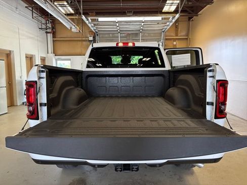 New 2026 RAM 2500 Big Horn AWD/4WD image 17