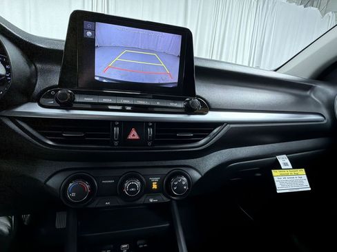 Used 2022 Kia Forte LXS FWD image 14