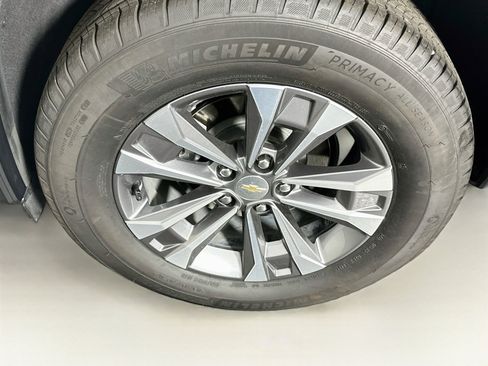 Used 2025 Chevrolet Equinox LT AWD/4WD image 11