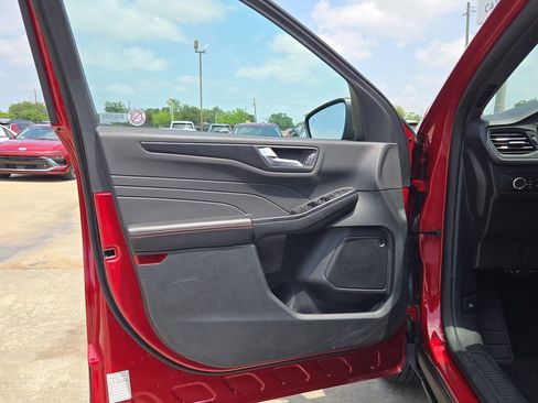 Used 2025 Ford Escape ST-Line AWD/4WD image 11