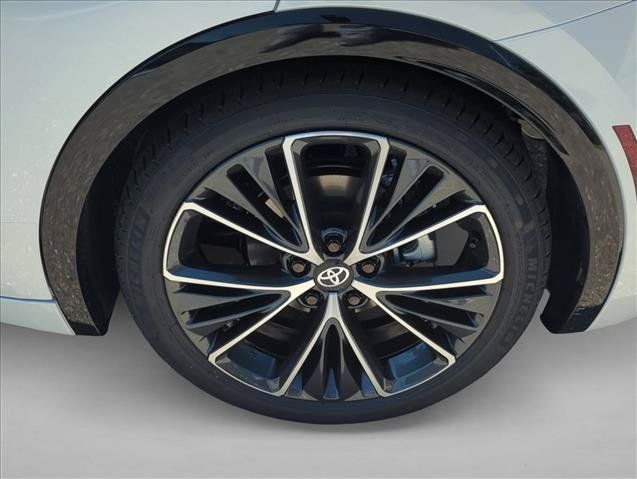 New 2027 Toyota Prius Limited FWD image 7