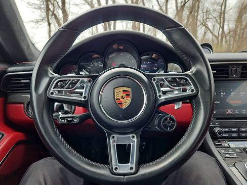 Certified 2018 Porsche 911 Carrera 4S AWD/4WD image 33