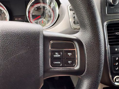 Used 2013 Dodge Grand Caravan SXT FWD image 15