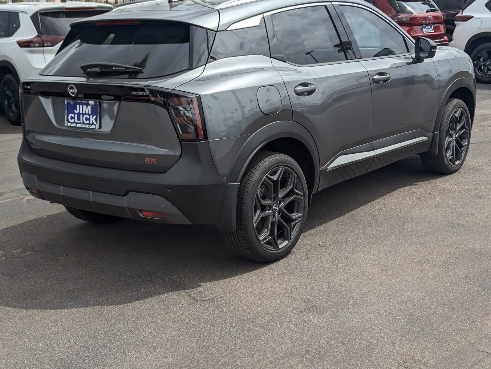 New 2026 Nissan Kicks SR FWD image 2