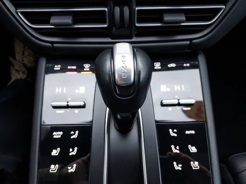 Used 2023 Porsche Macan AWD/4WD image 19