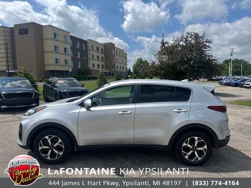 Used 2020 Kia Sportage LX FWD image 2