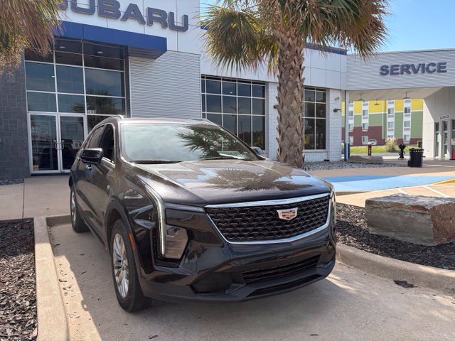 Used 2025 Cadillac XT4 Premium Luxury FWD image 1