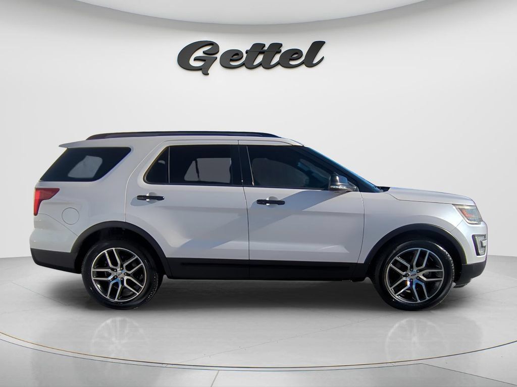 Used 2017 Ford Explorer Sport AWD/4WD image 4