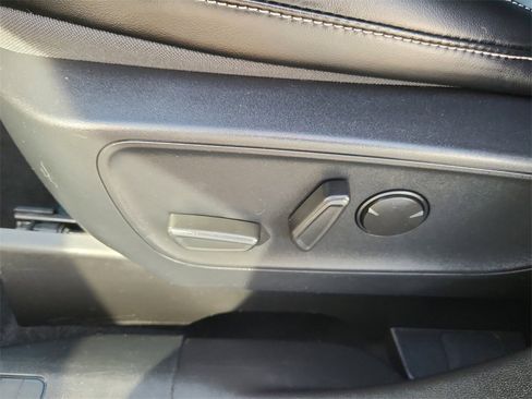 Used 2024 Ford Escape Platinum image 8