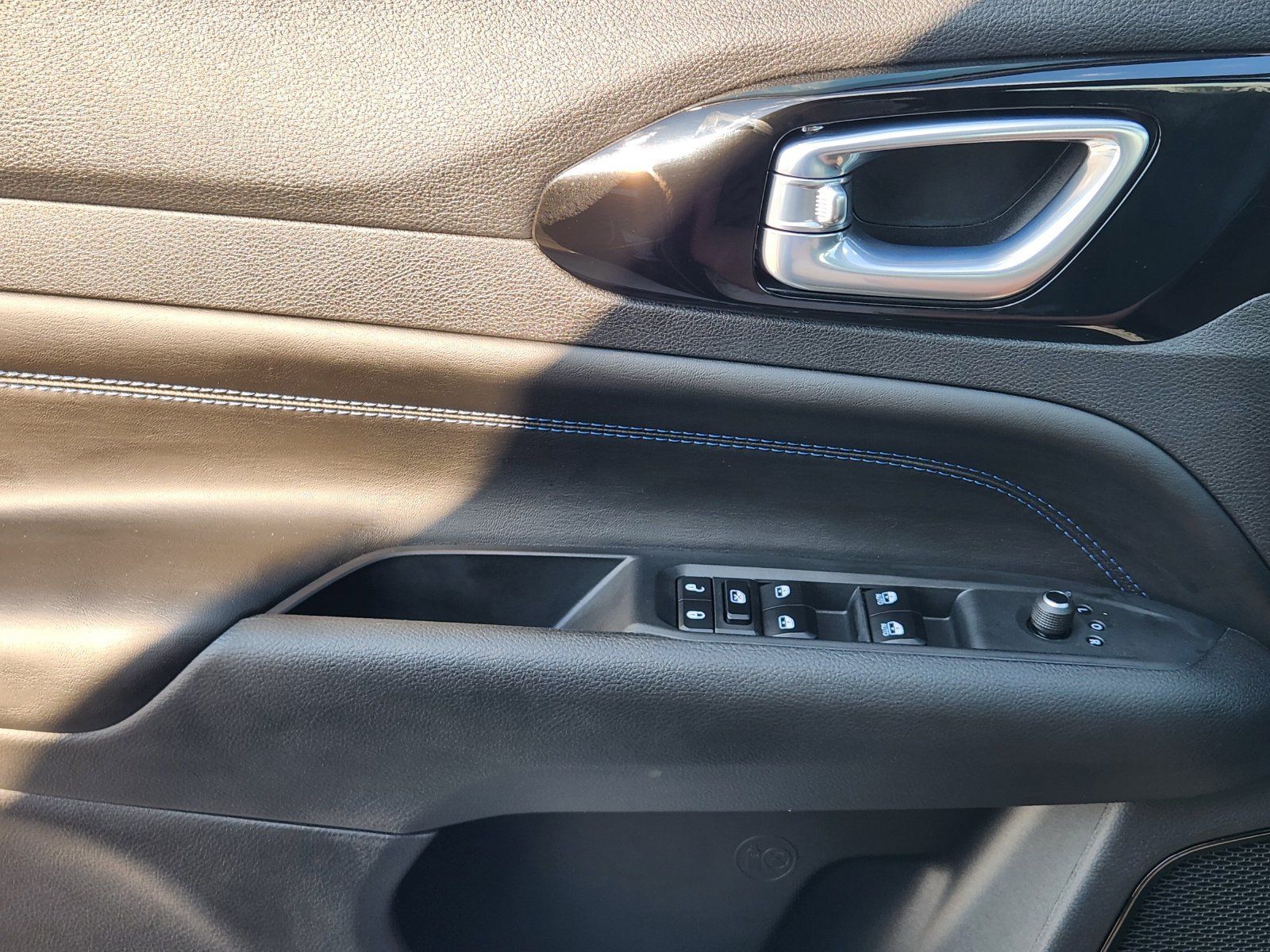 New 2026 Jeep Compass Latitude AWD/4WD image 19
