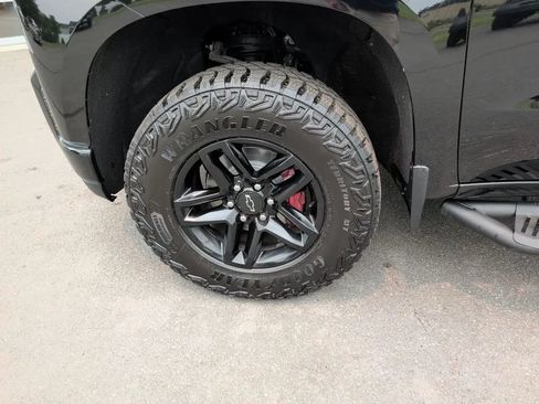Used 2020 Chevrolet Silverado 1500 Custom Trail Boss w/ Custom Convenience Package AWD/4WD image 33