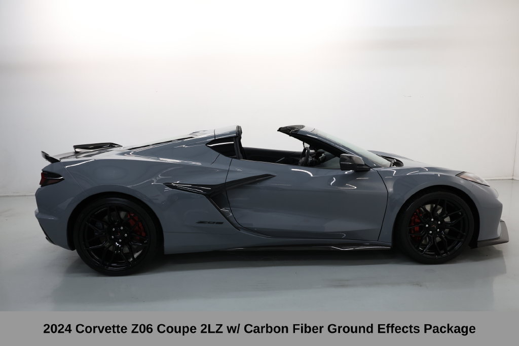 Used 2024 Chevrolet Corvette Z06 w/ Stealth Interior Trim Package RWD image 12