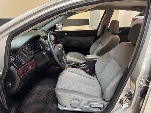 Used 2010 Mitsubishi Galant ES image 8